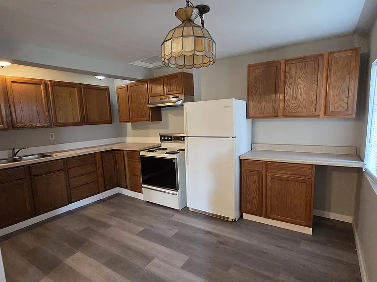 2060 Rathmell Rd — Photo 4