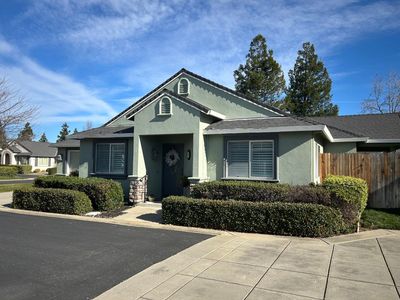 677 Village Dr, Galt, CA, 95632