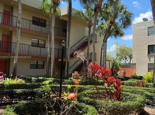 10865 SW 112th Ave APT 112, Miami, FL 33176