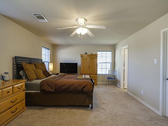 5th image of 600 Trillium Ln