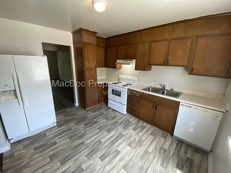 130 Janney Ct — Photo 7