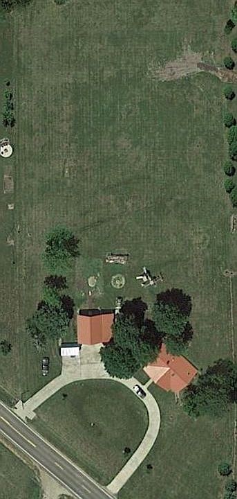 2nd image of 19519 Tonganoxie Rd