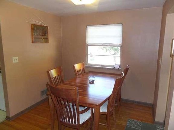 4th image of 511 Richmond Ave