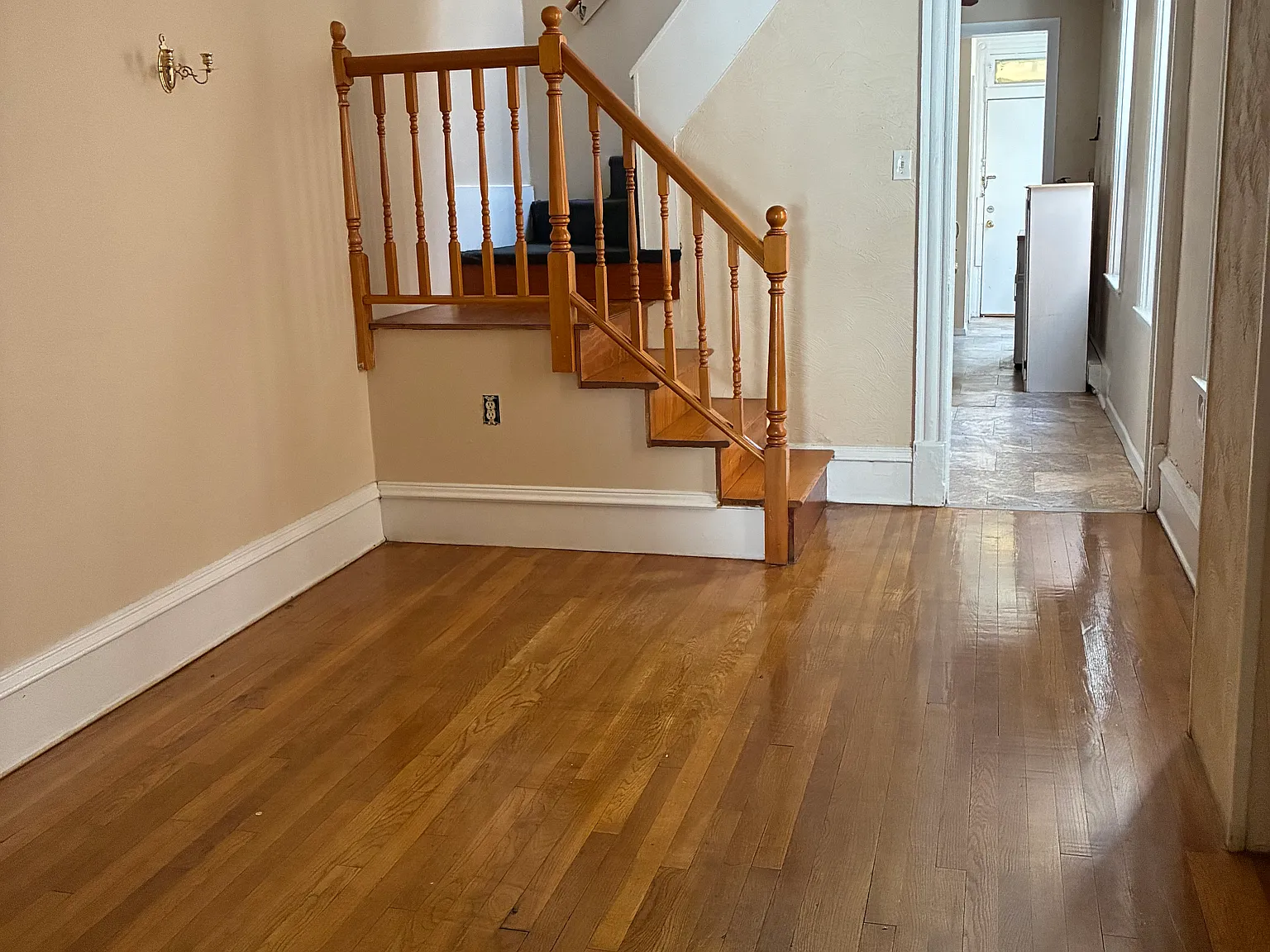 2 bed, 1.5 bath, 500 sqft, $1,400 — Photo 2