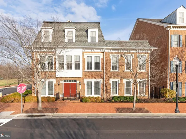 1876 Carpenter Rd, Alexandria, VA 22314