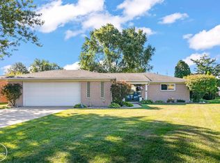 2490 Chicago Rd, Warren, MI 48092