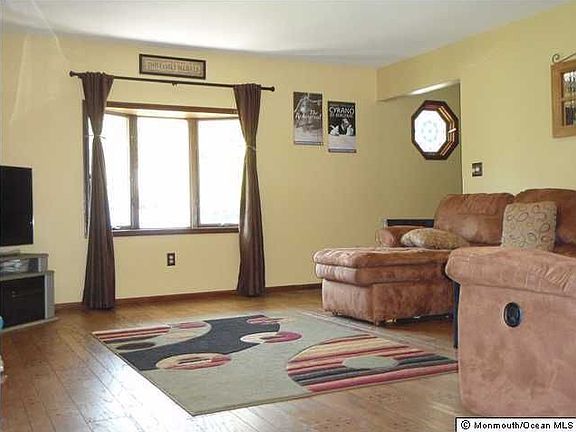 5th image of 529 Driscol Dr
