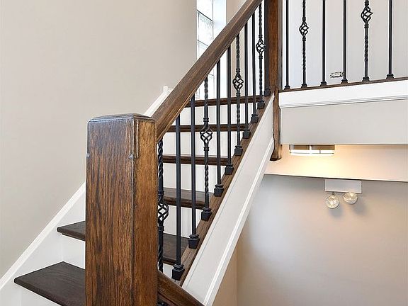 2nd image of 5726 N Hermitage Ave APT 2E