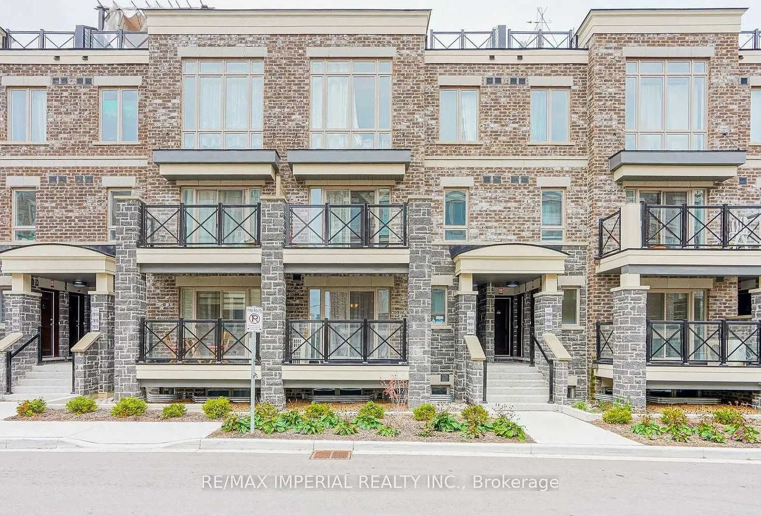 2 bed, $2,700 — Photo 1