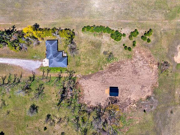 4th image of 3661 Nowak Rd