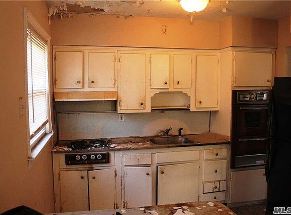 2nd image of 140 Lawson Ave