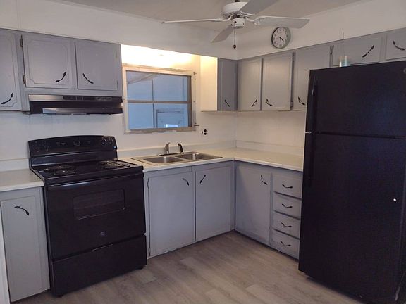 3rd image of 2111 Mo Ho Dr #11