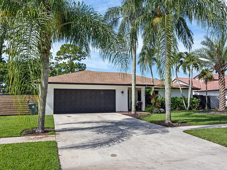 14248 Paddock Dr — Photo 29