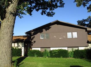 205 Oak Park Cir, Parkersburg, IA 50665
