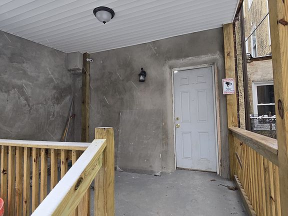 4th image of 1727 W Butler St
