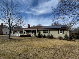 26 Stacy Dr, Windsor, CT 06095