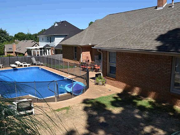5th image of 2074 Kings Cross Ln