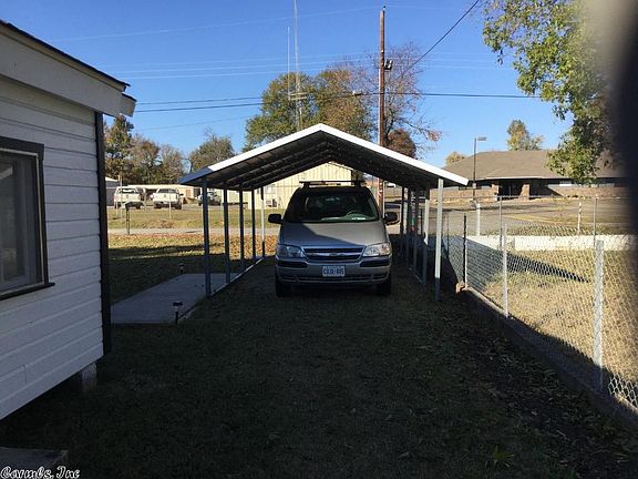 4th image of 611 Hornbeck Ave