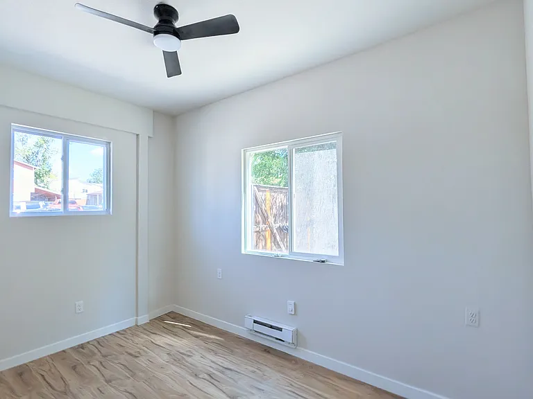 5375 Perry St — Photo 15