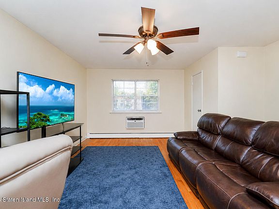 5th image of 3745 Amboy Rd APT 18B