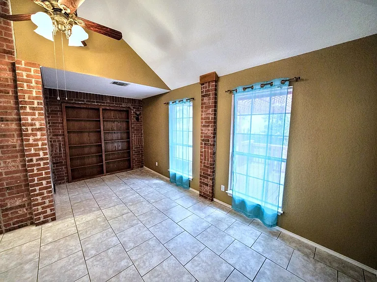 1508 Mount Laurel — Photo 15