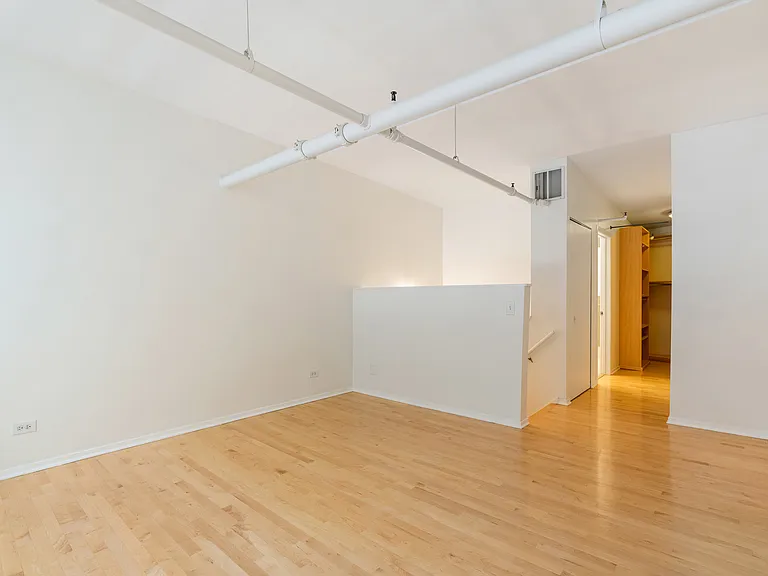 203 S Sangamon St #303 — Photo 19