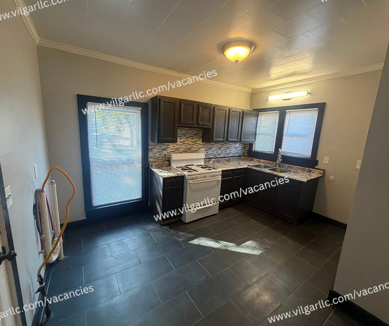 For Rent!! 2 Bed 1 Bath Home — Photo 3