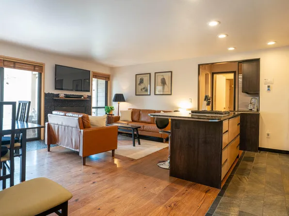 2248 Bonne Vie Condo Dr, Sun Valley, ID 83353