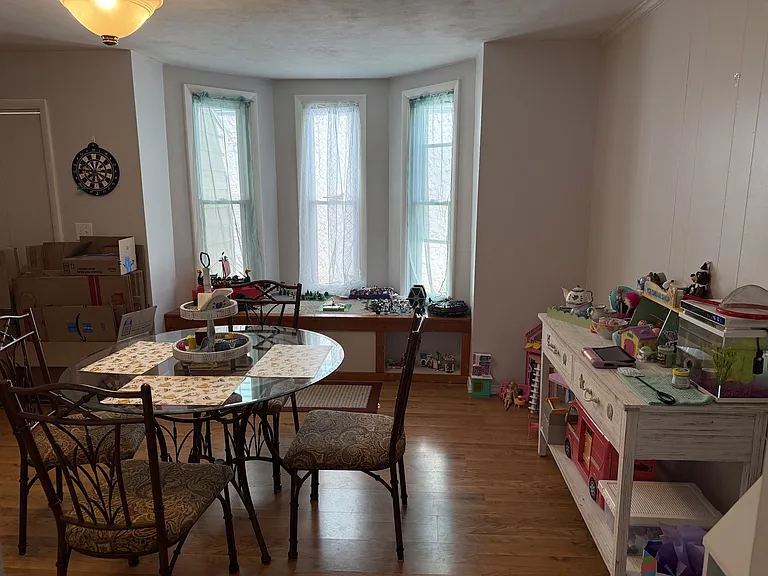 704 W Water St — Photo 9