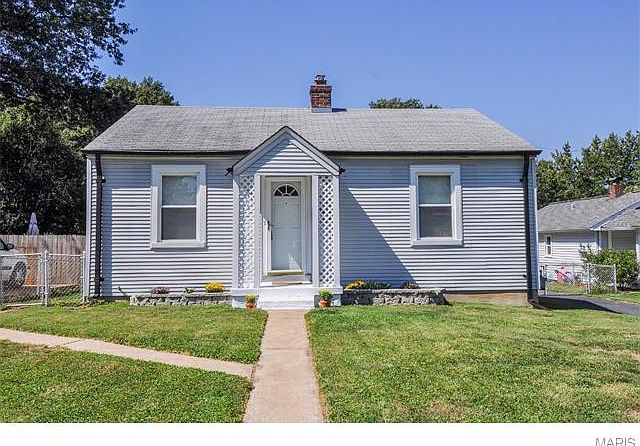 1st image of 1133 Simmons Ave