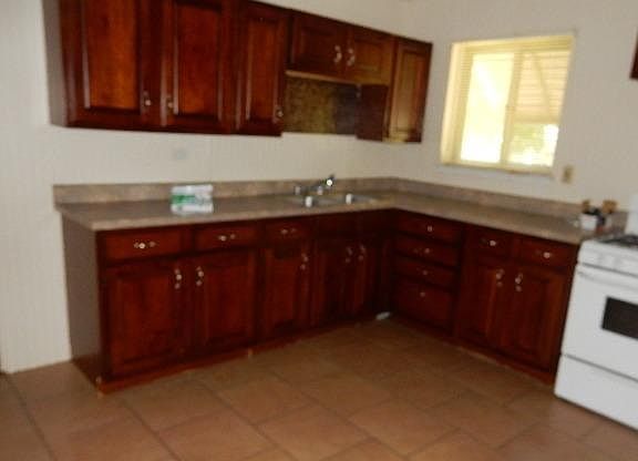 5th image of 1744 Grafton Dr
