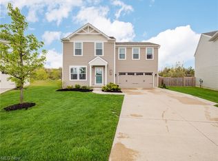 106 Preserve Cir, Amherst, OH 44001