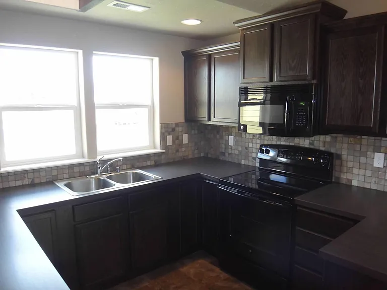 2052 Alco Ave — Photo 4