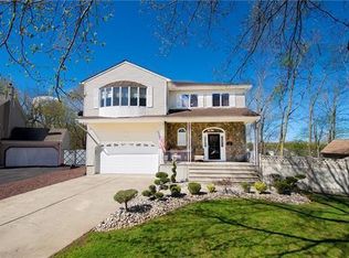 13 Antoinette Ct, Jamesburg, NJ 08831