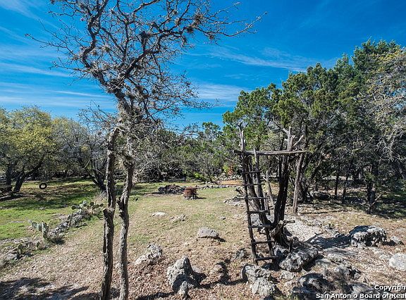 4th image of 2022 Canyon Lake Dr