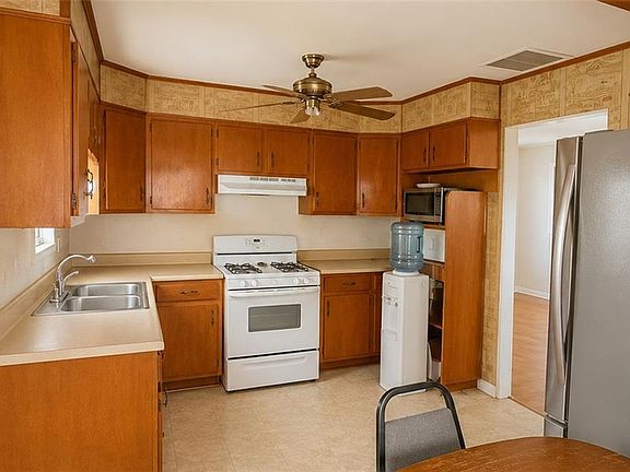 5th image of 1112 Warfield Dr