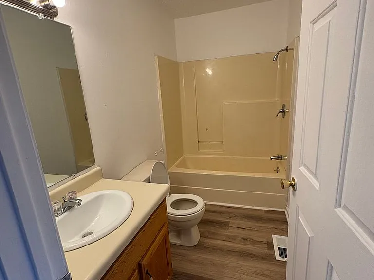 427 Mount Pelia Rd #3 — Photo 6