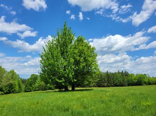 1382 North Rd, Mount Vernon, ME 04352