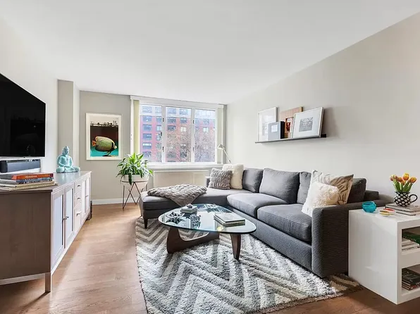 225 Rector Pl APT 6M, New York, NY 10280