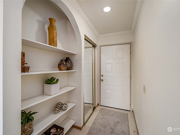 3rd image of 625 N Jackson Avenue #B39