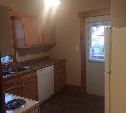 3rd image of 2331 Park Ave