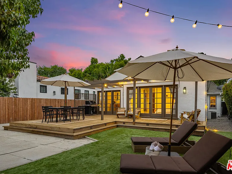 6537 Moore Dr — Photo 44