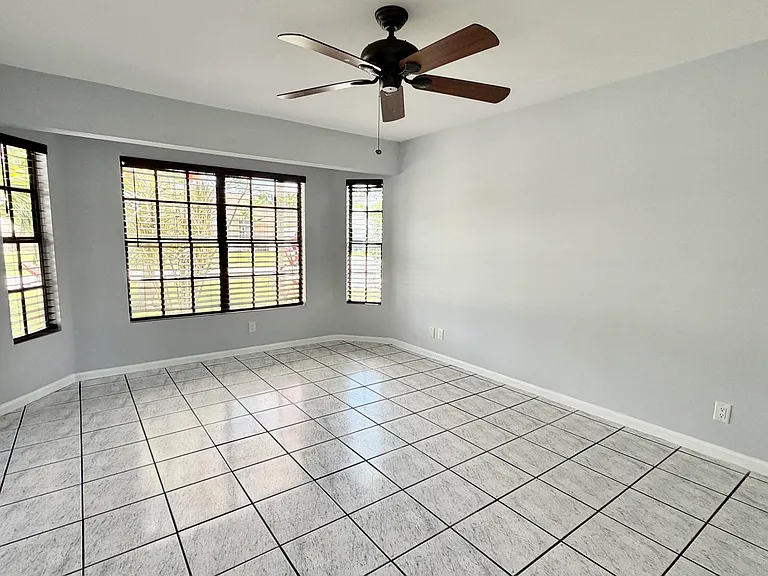 6048 Garrett St — Photo 31