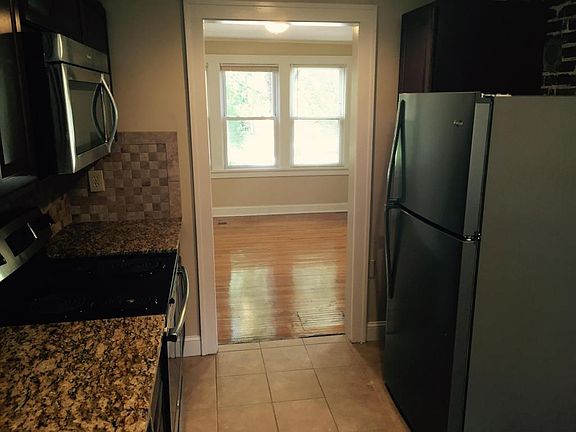 5th image of 967 Burr Ave