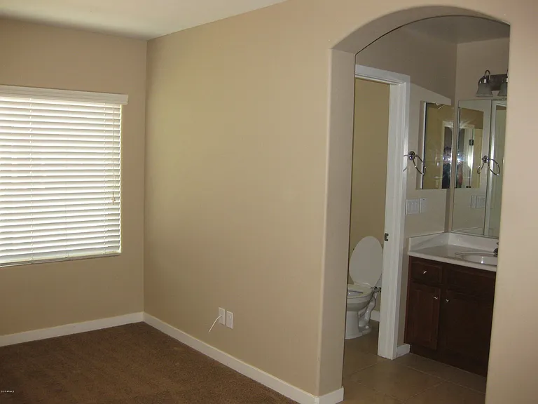 1115 E Cedar St — Photo 12