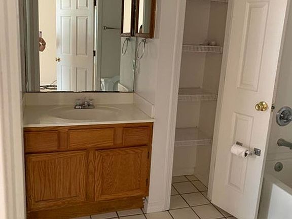 4th image of 581 Florosa Ct