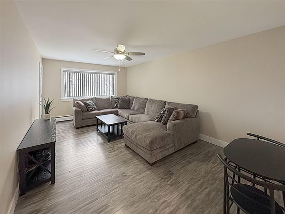 2nd image of 116 Coachlight Sq
