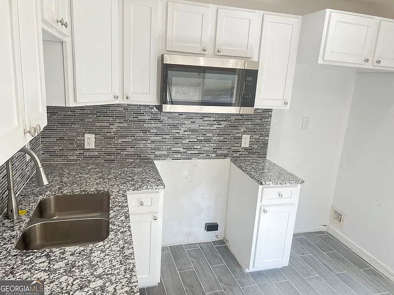 1255 Pine Ave #2 — Photo 3