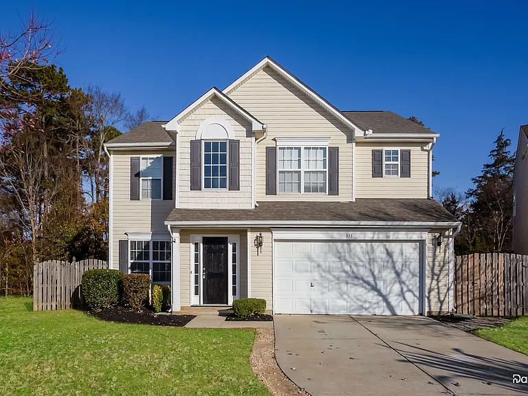 338 Courtland Ct — Photo 1