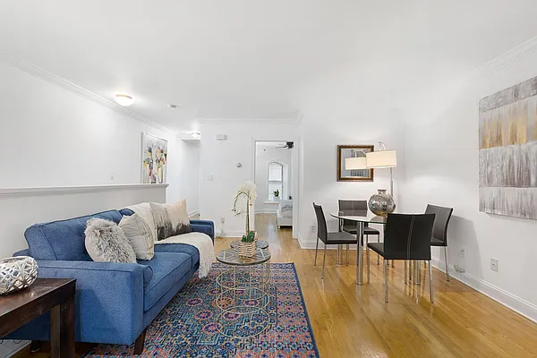 Sold by Nestseekers | media 10